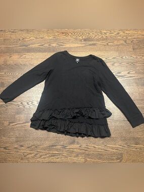 bobeau Black Ruffle-Hem Long Sleeve Top